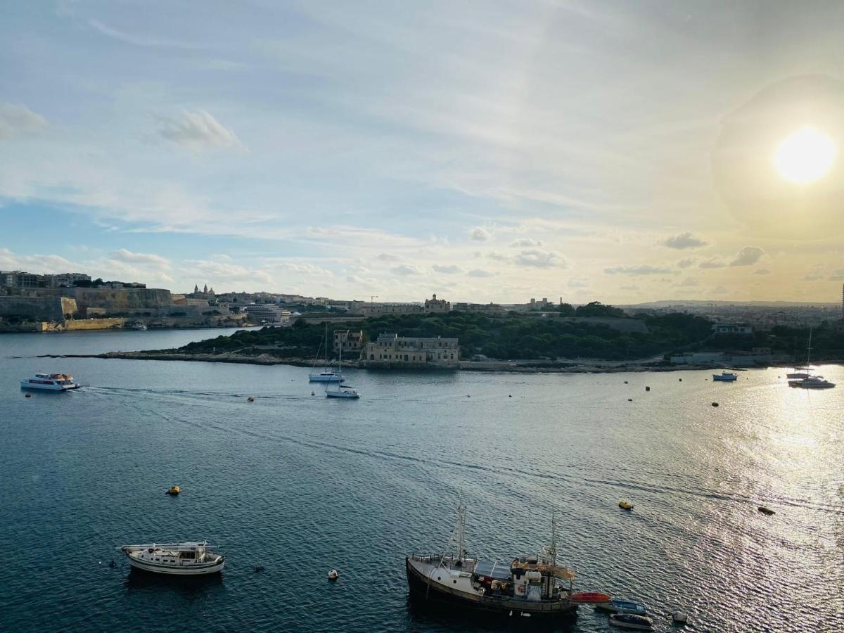 Sliema Seaview & Seafront- Apt 9, 49 Tigne Point Mansions Екстериор снимка
