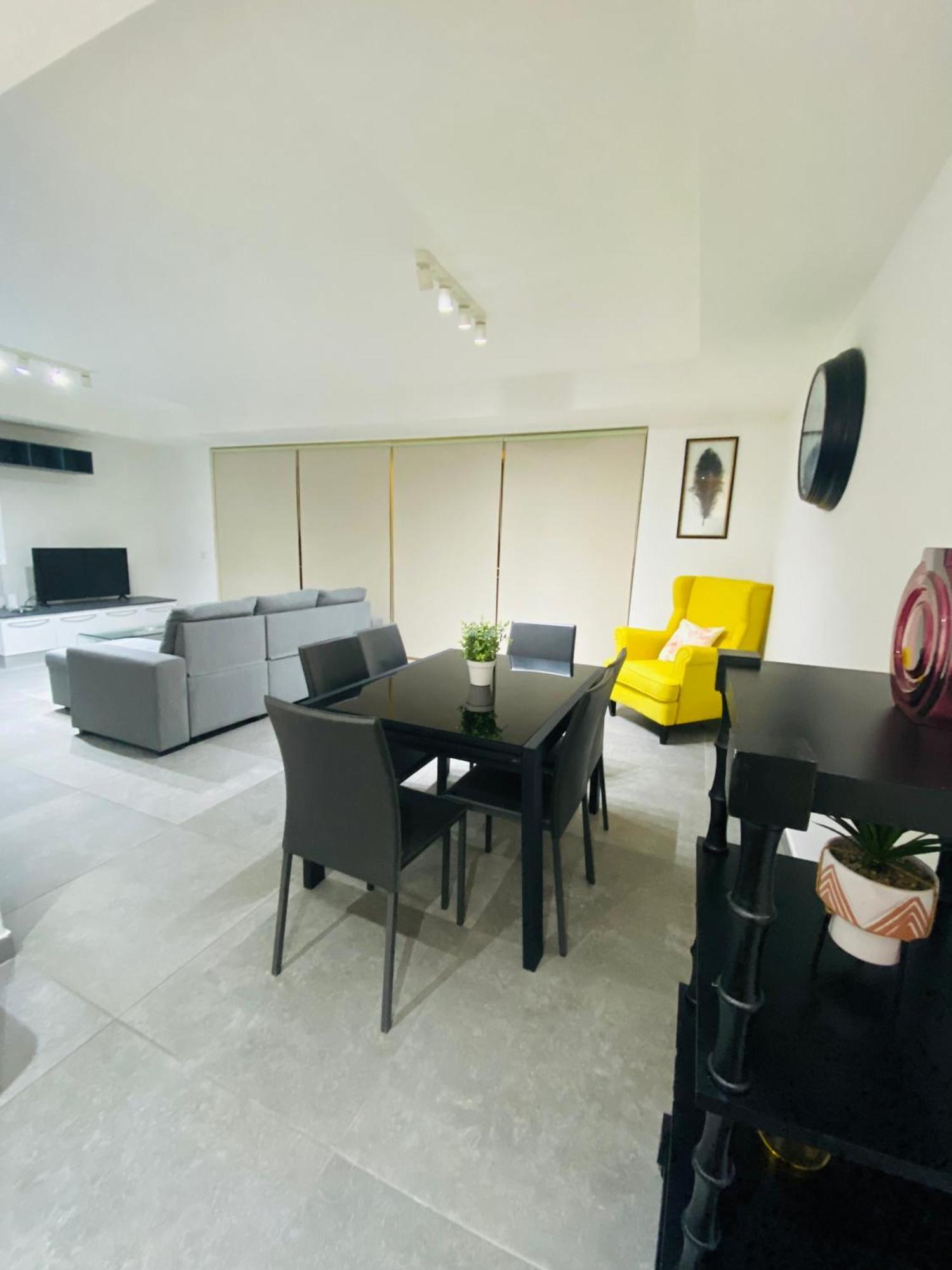 Sliema Seaview & Seafront- Apt 9, 49 Tigne Point Mansions Екстериор снимка