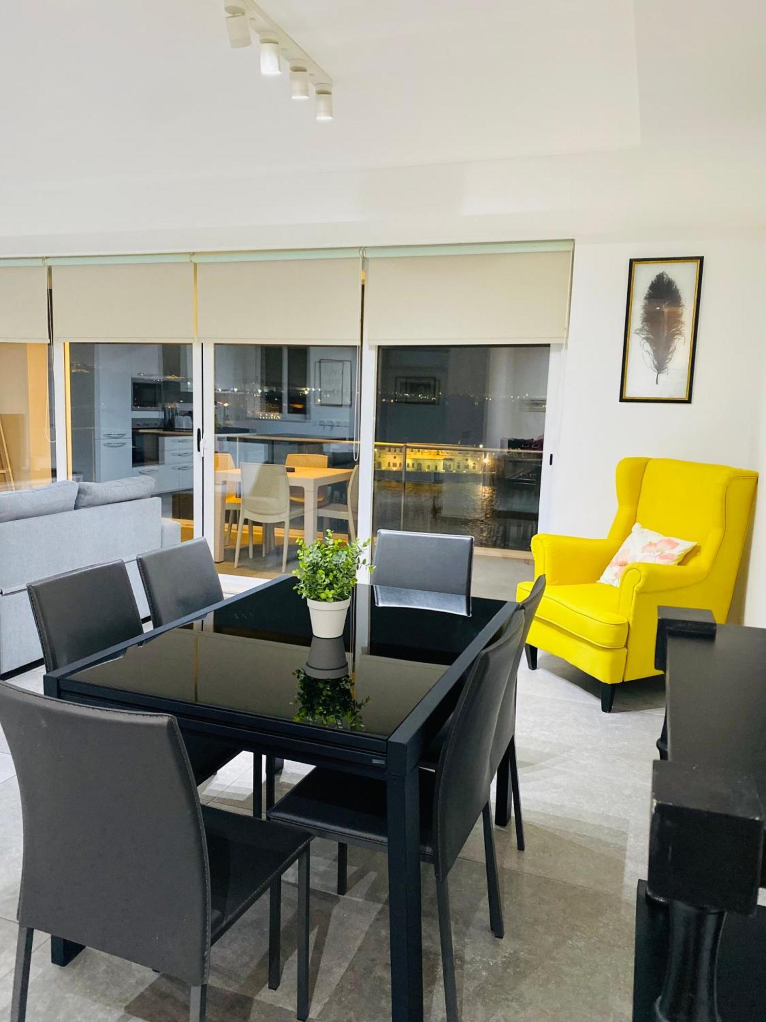 Sliema Seaview & Seafront- Apt 9, 49 Tigne Point Mansions Екстериор снимка